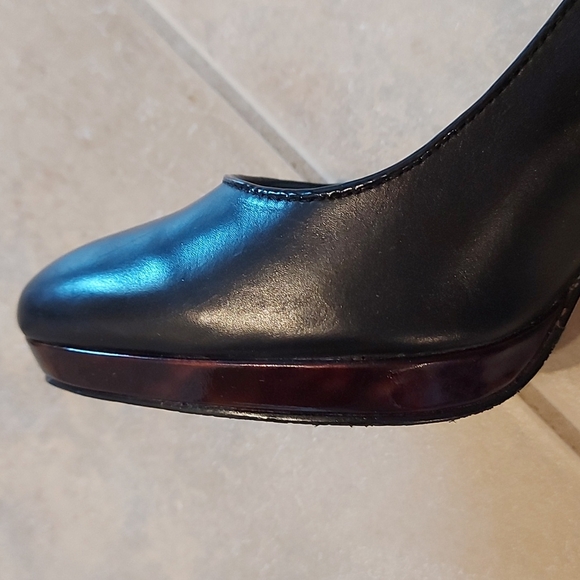 Johnston and Murphy Ladies Platform Pumps - Picture 4 of 5